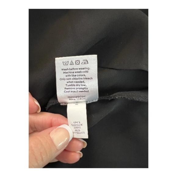 EUC Intempo black button-up blouse with gold buttons – size XL - Picture 10 of 10